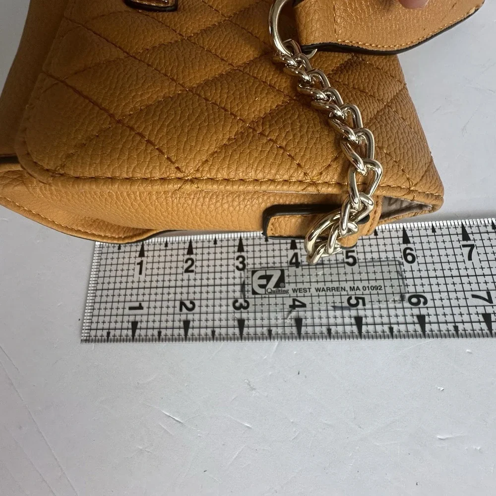 Marc NY‎ Andrew Marc Pebbled Leather Quilted Flap Purse Handbag Mustard Gold Y2K